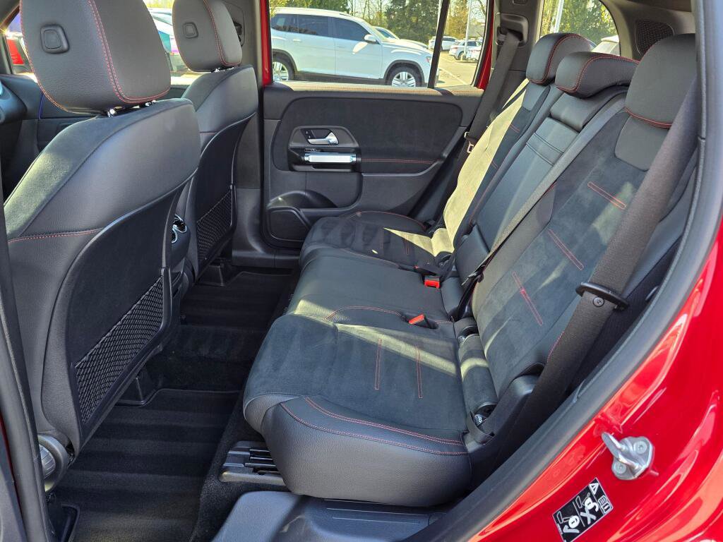 Used 2022 Mercedes-Benz GLB 250 4MATIC image 18