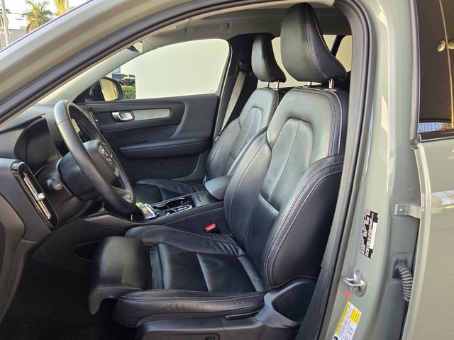 Certified 2023 Volvo XC40 B5 Plus w/ Driver Assist Package image 13