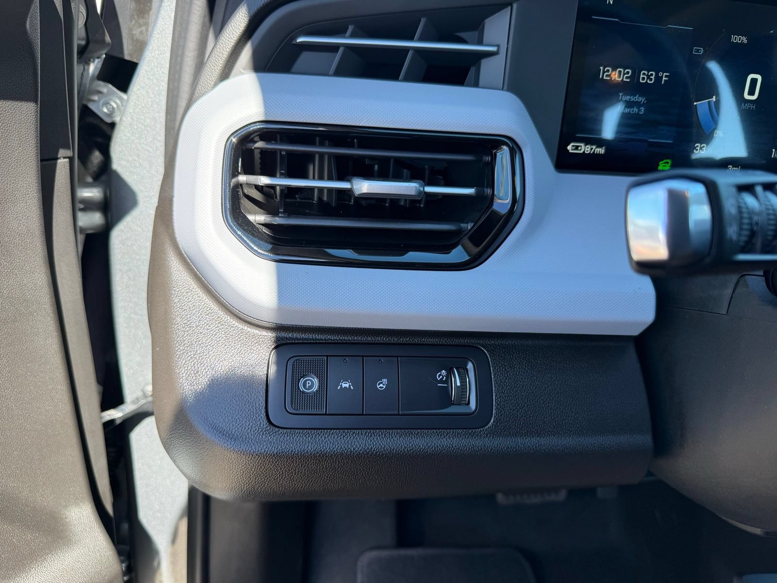 New 2027 Chevrolet Bolt RS w/ Technology Package FWD image 13