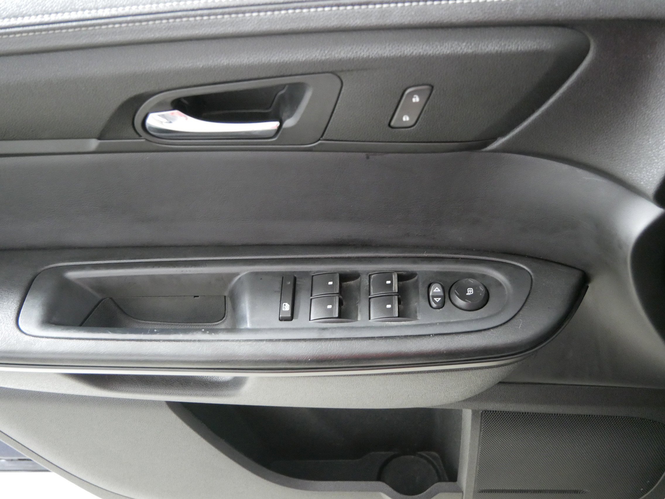 Used 2013 Chevrolet Traverse LT w/ All-Star Edition AWD/4WD image 19