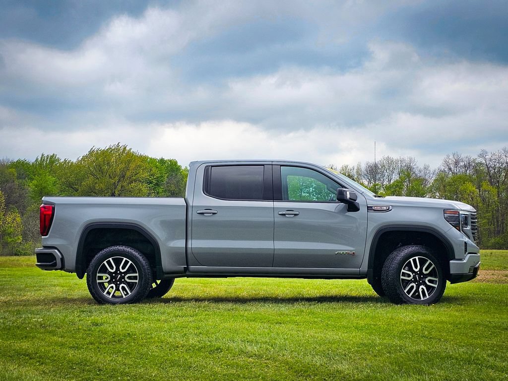 Used 2024 GMC Sierra 1500 AT4 w/ Technology Package AWD/4WD image 2