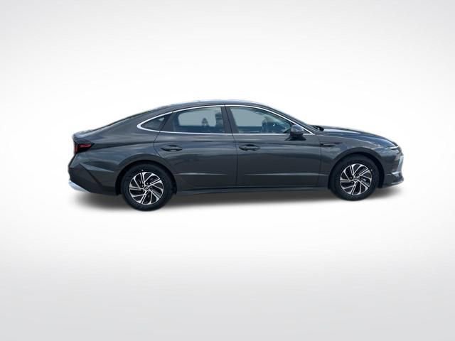 New 2026 Hyundai Sonata Blue FWD image 5