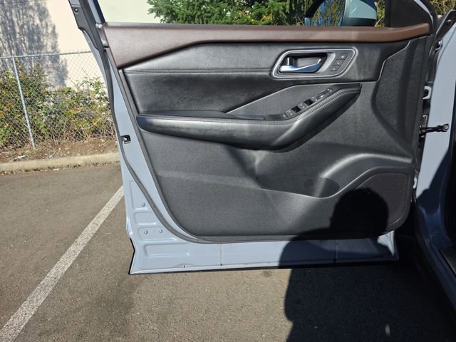 Used 2021 Nissan Rogue Platinum image 17