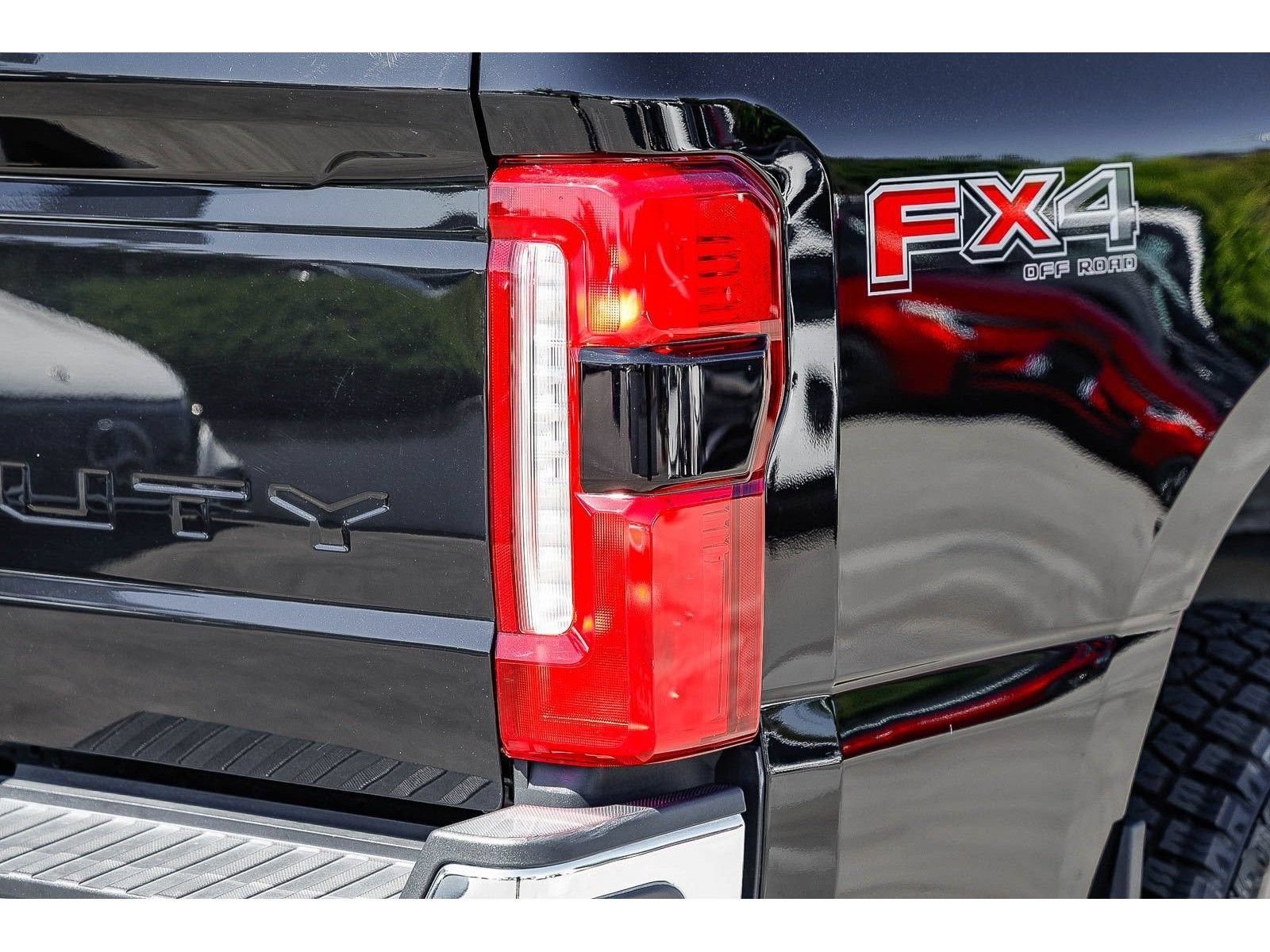 Used 2023 Ford F250 Lariat AWD/4WD image 9