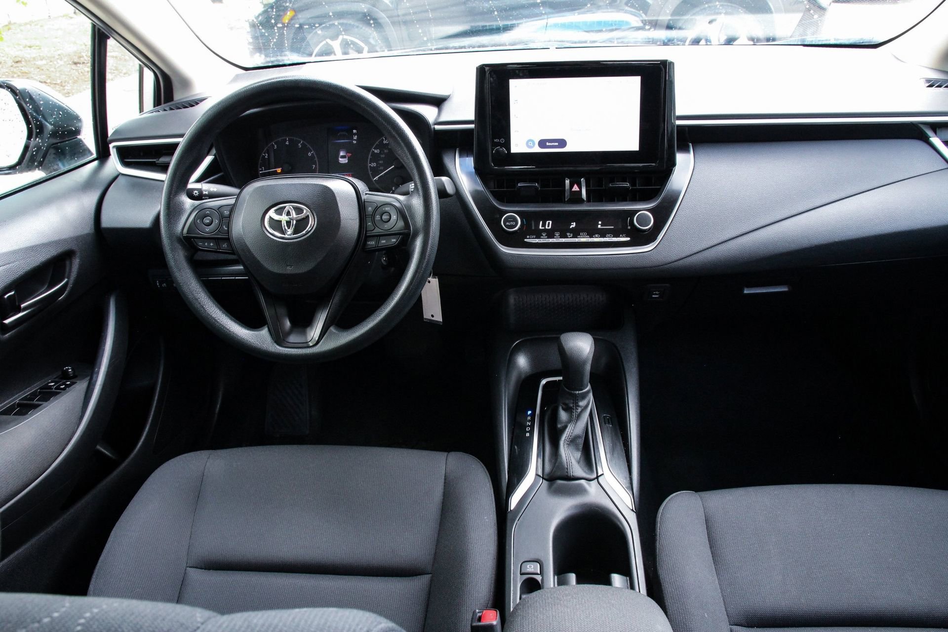 Used 2024 Toyota Corolla LE FWD image 31