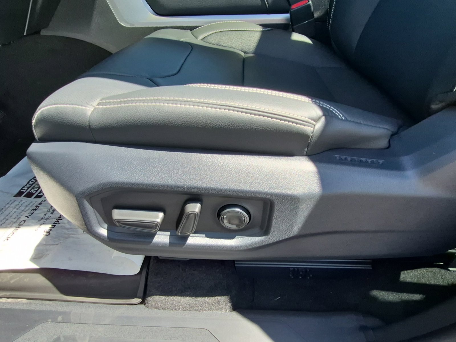 New 2026 Toyota Tundra Limited AWD/4WD image 14