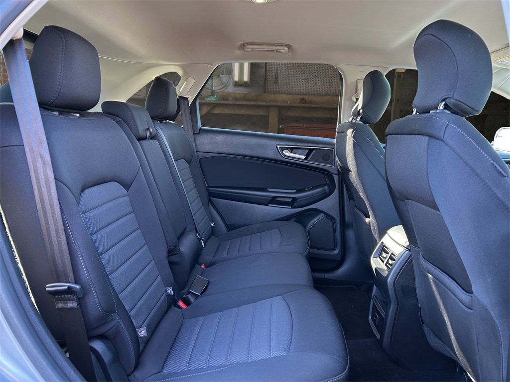 Used 2016 Ford Edge SE image 18