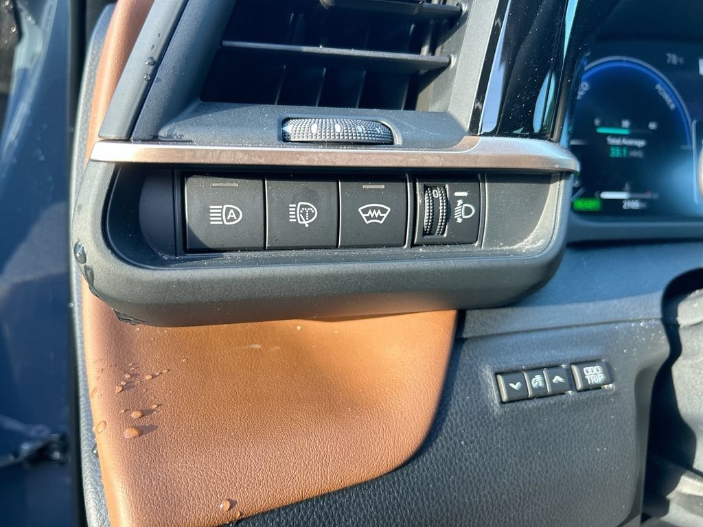 Certified 2026 Toyota Crown Signia AWD/4WD image 15