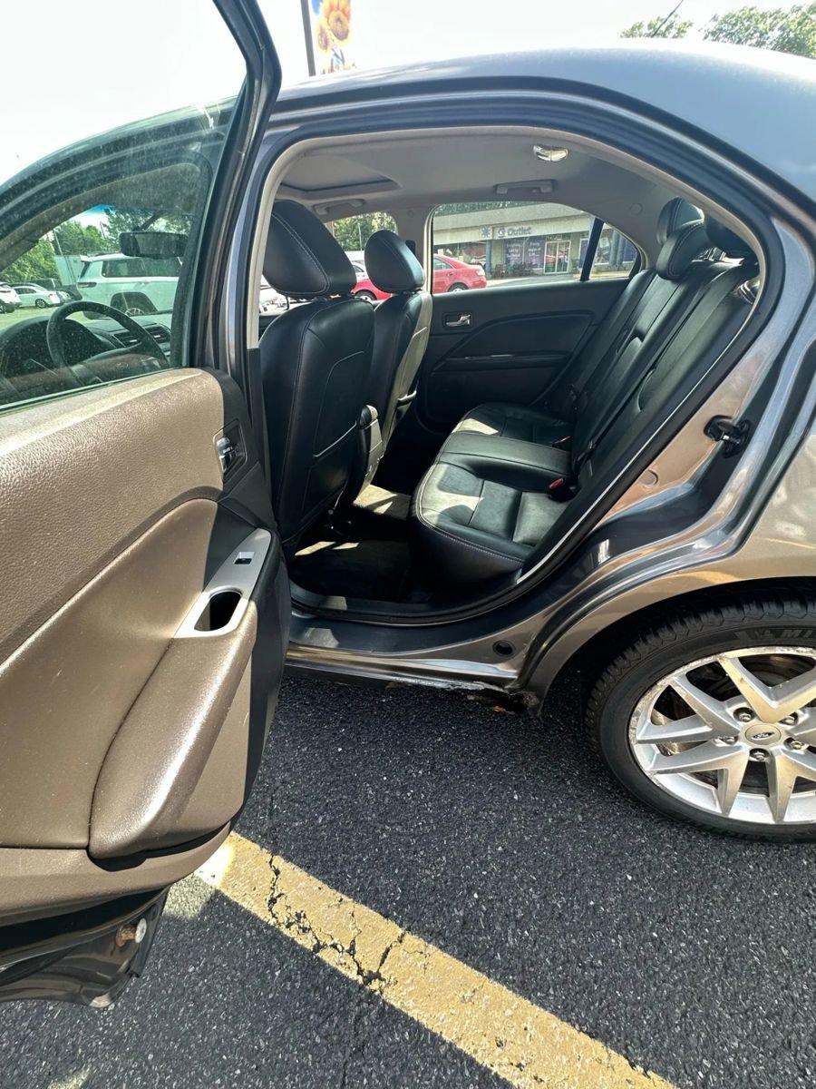 Used 2011 Ford Fusion SEL w/ 301A Rapid Spec Order Code image 16