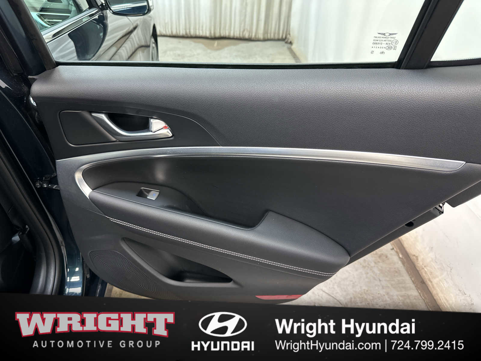 Certified 2025 Genesis G70 2.5T image 15