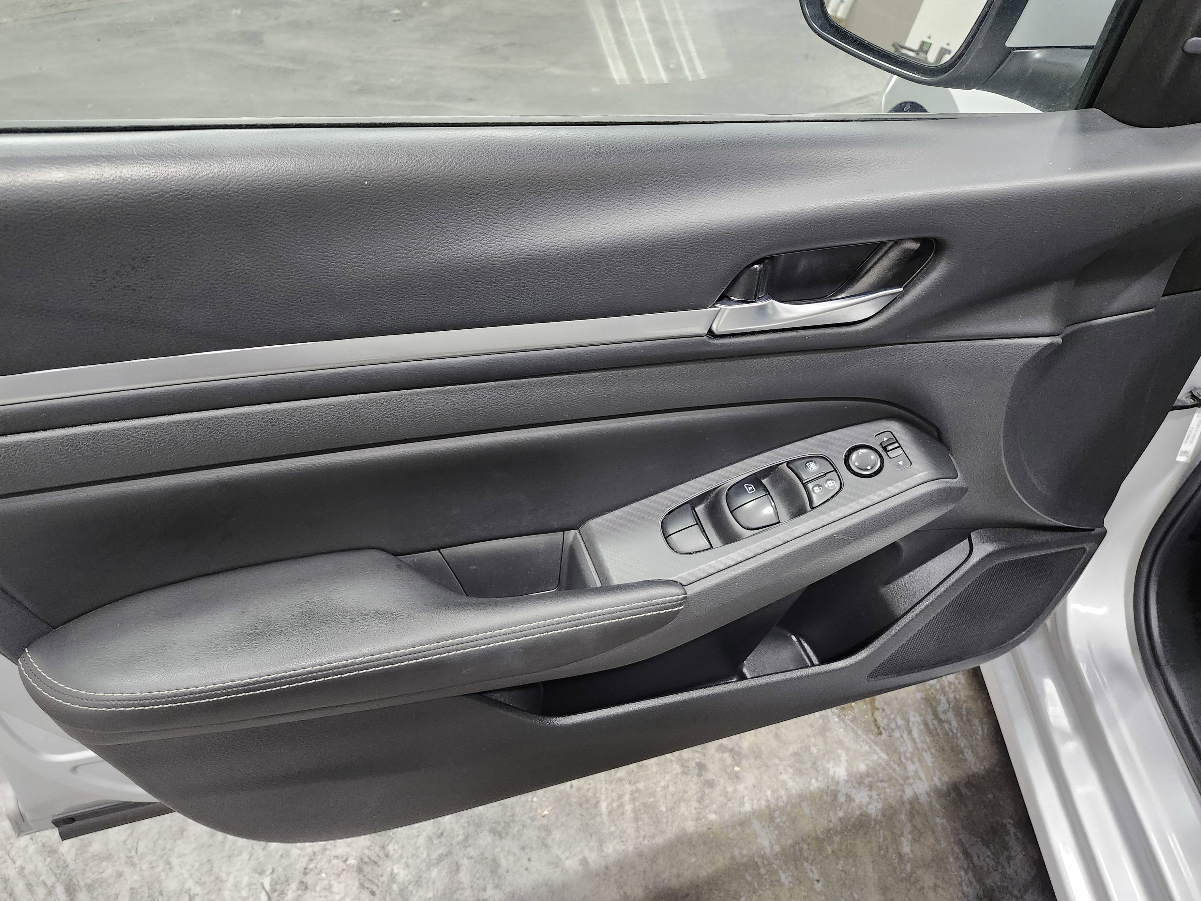 Used 2022 Nissan Altima 2.5 SV image 25