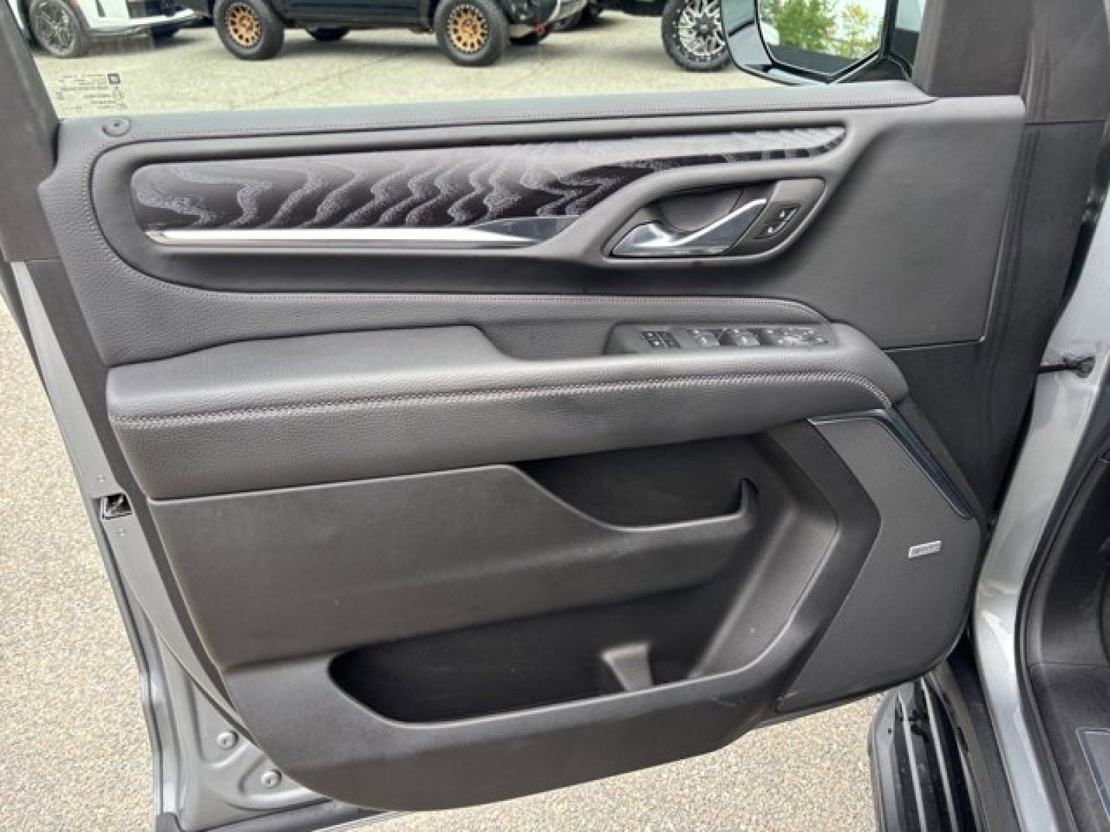 Used 2023 GMC Yukon Denali w/ Advanced Technology Package image 22