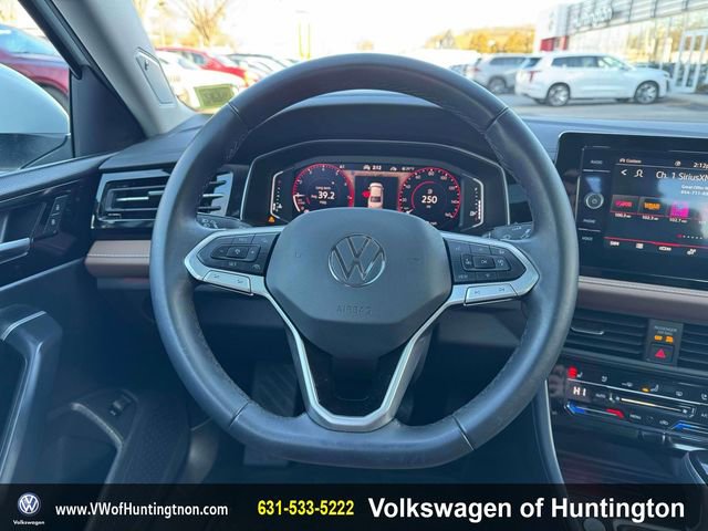 Certified 2025 Volkswagen Jetta SEL image 21