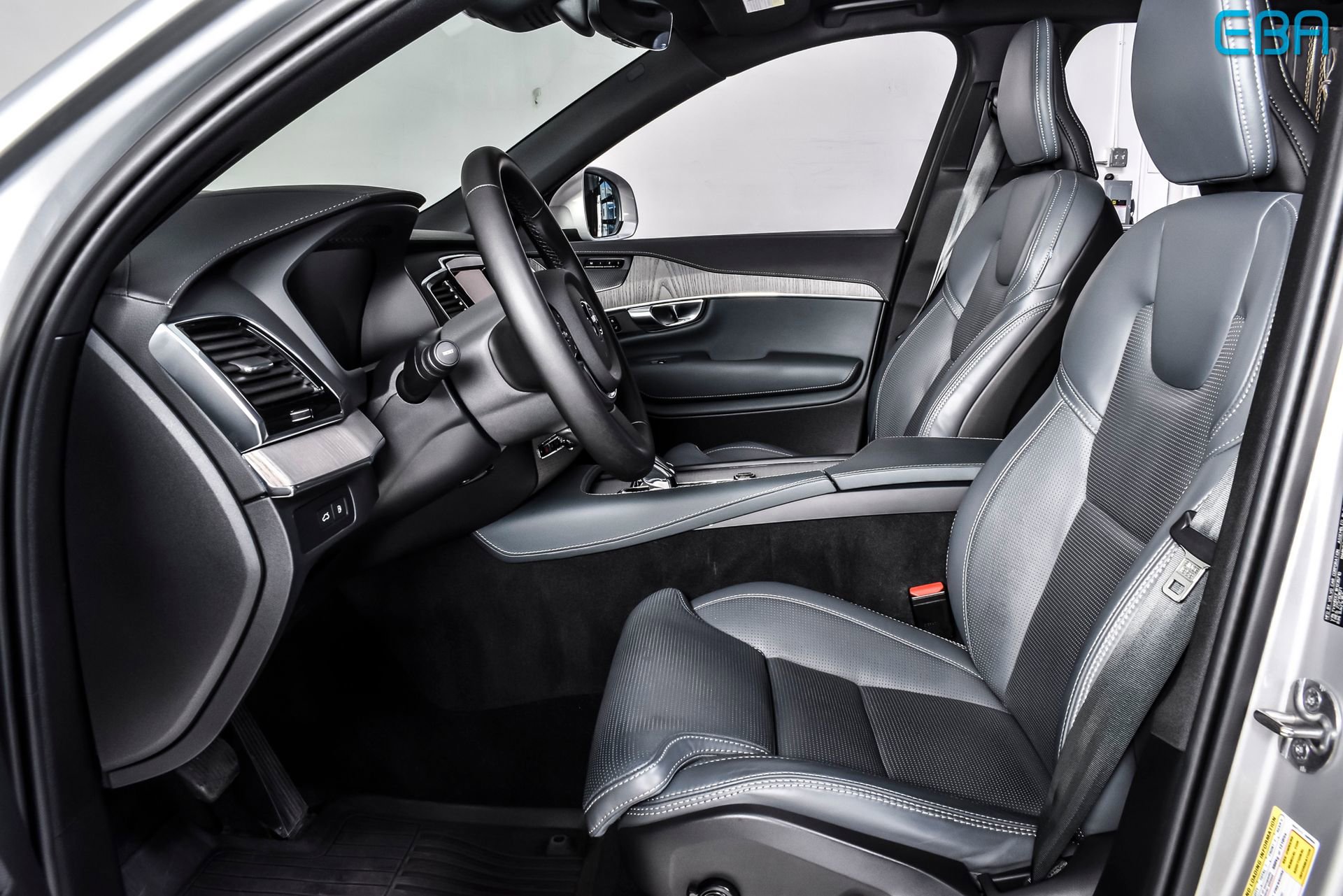 Used 2024 Volvo XC90 T8 Ultimate w/ Protection Package AWD/4WD image 16