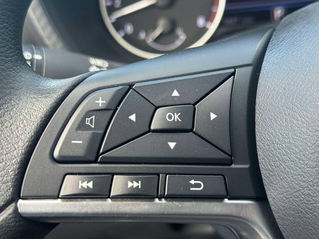 Used 2025 Nissan Sentra SV FWD image 19