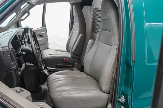Used 2019 Chevrolet Express 3500 w/ Driver Convenience Package RWD image 24