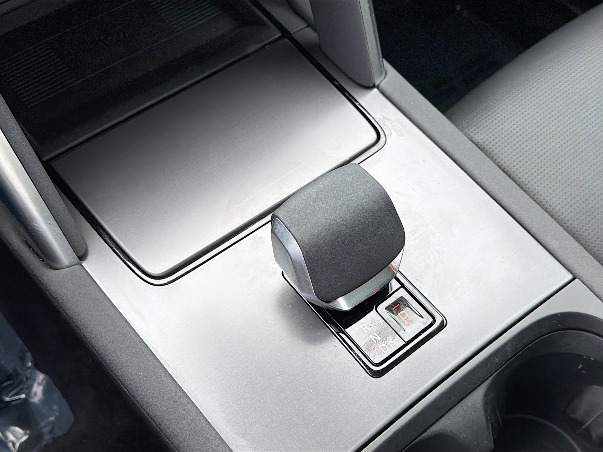 Used 2025 Land Rover Discovery Sport S image 28