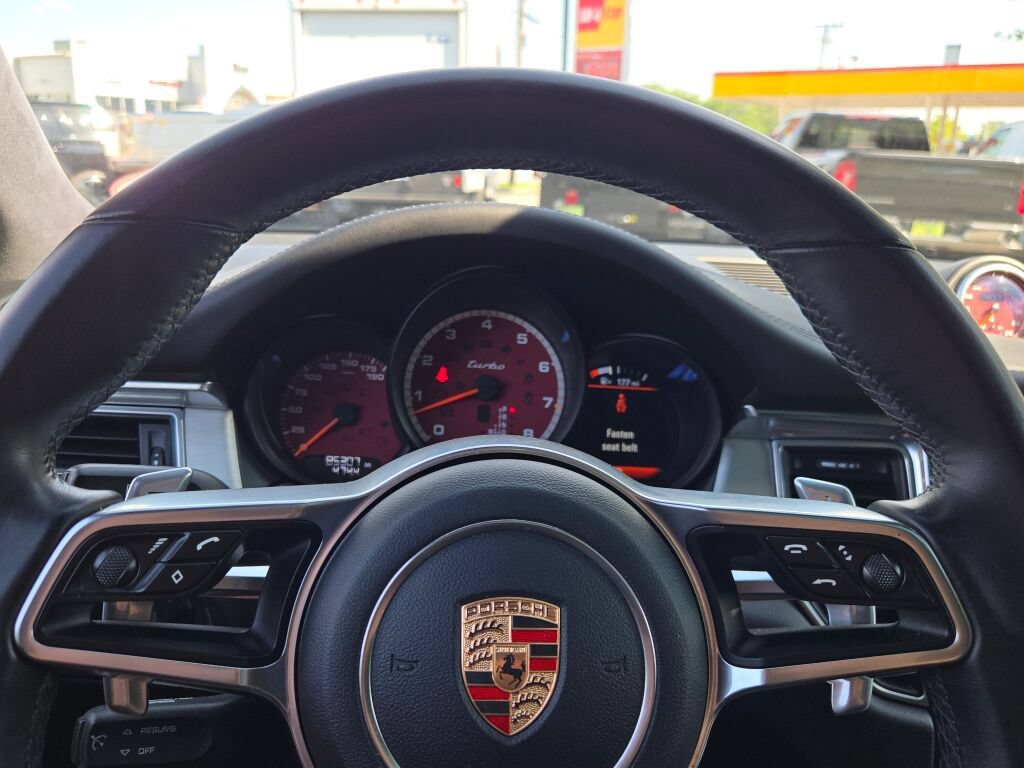 Used 2015 Porsche Macan Turbo AWD/4WD image 31