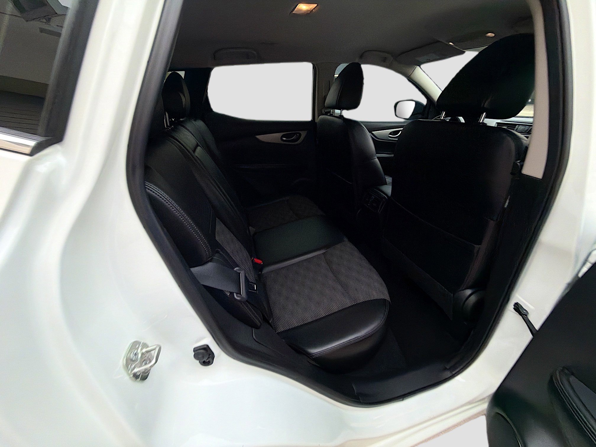 Used 2020 Nissan Rogue Sport SV w/ Technology Package image 28