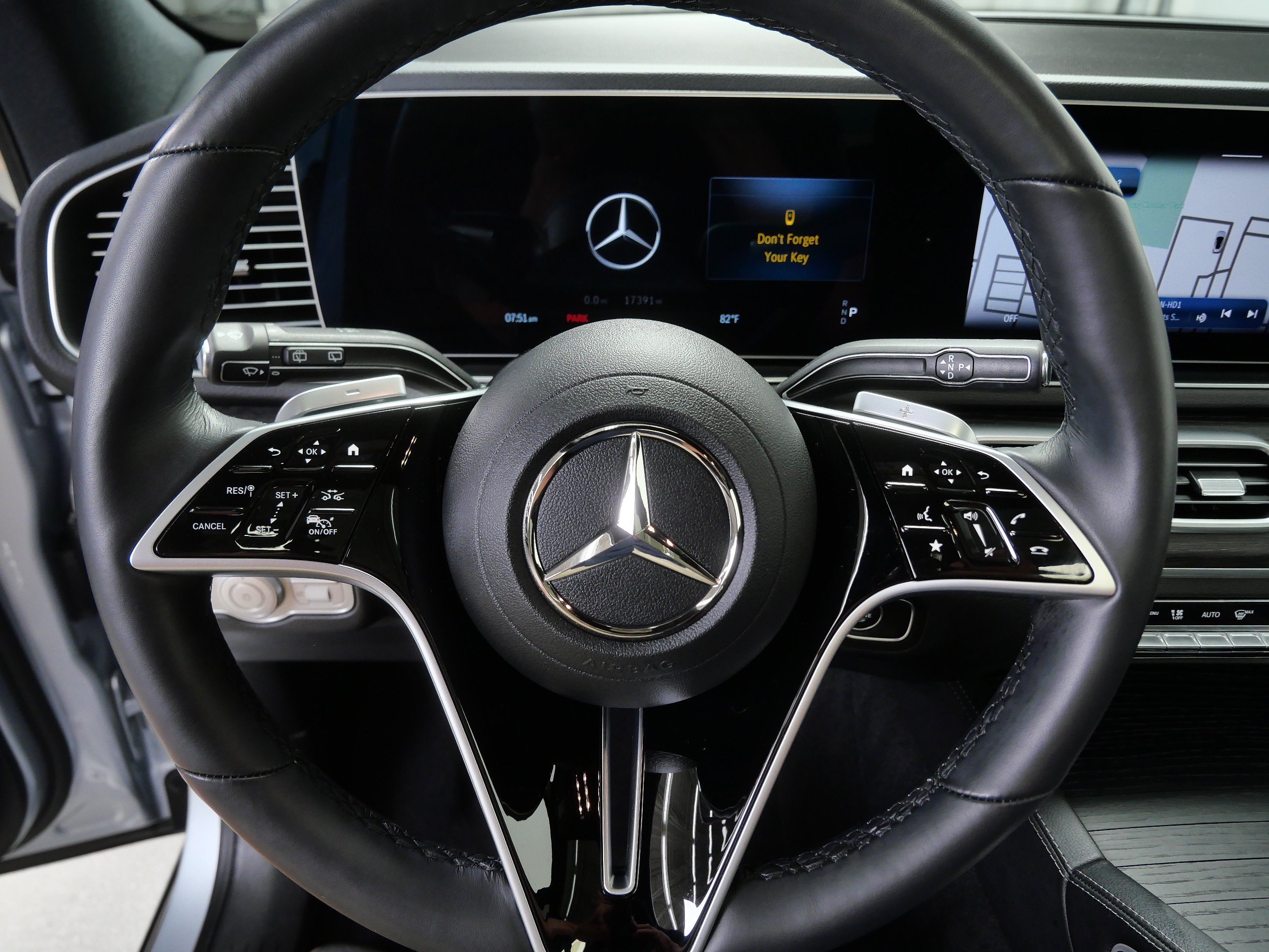 Certified 2025 Mercedes-Benz GLE 450e 4MATIC w/ AMG Line Exterior image 24