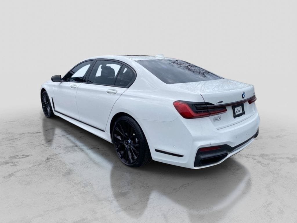 Used 2022 BMW 750i xDrive w/ Executive Package AWD/4WD image 3