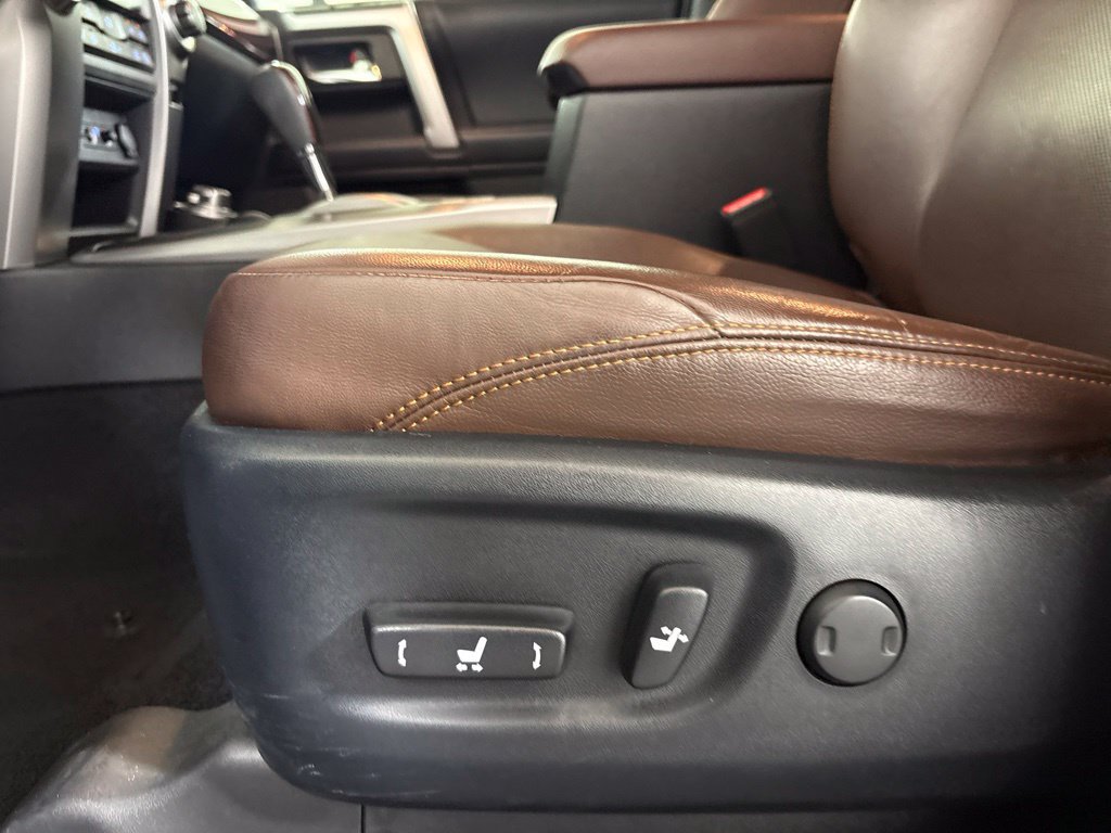 Used 2018 Toyota 4Runner Limited AWD/4WD image 23