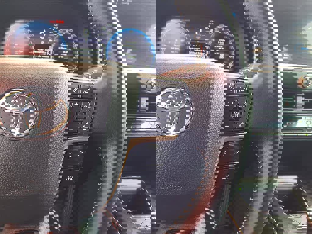 Used 2024 Toyota Crown XLE image 11