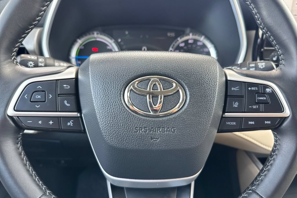 Certified 2025 Toyota Highlander XLE AWD/4WD image 23