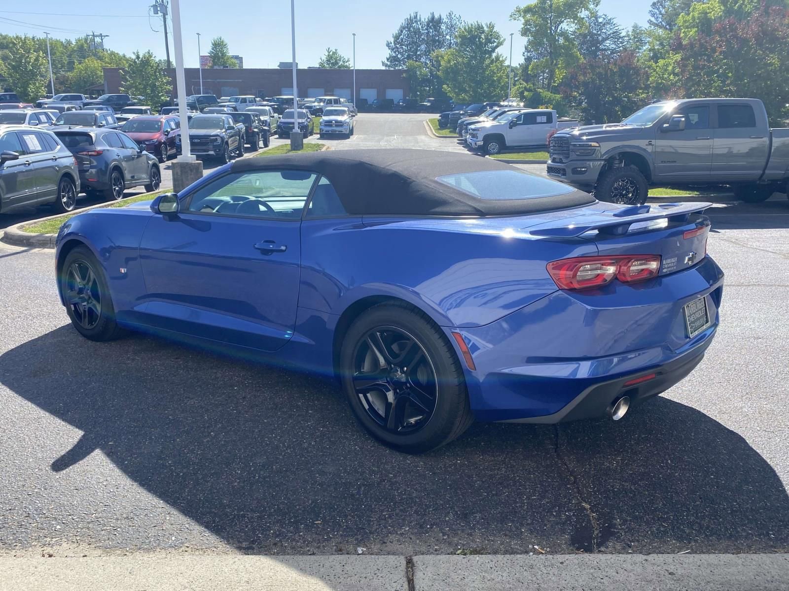 Used 2023 Chevrolet Camaro LT RWD image 5