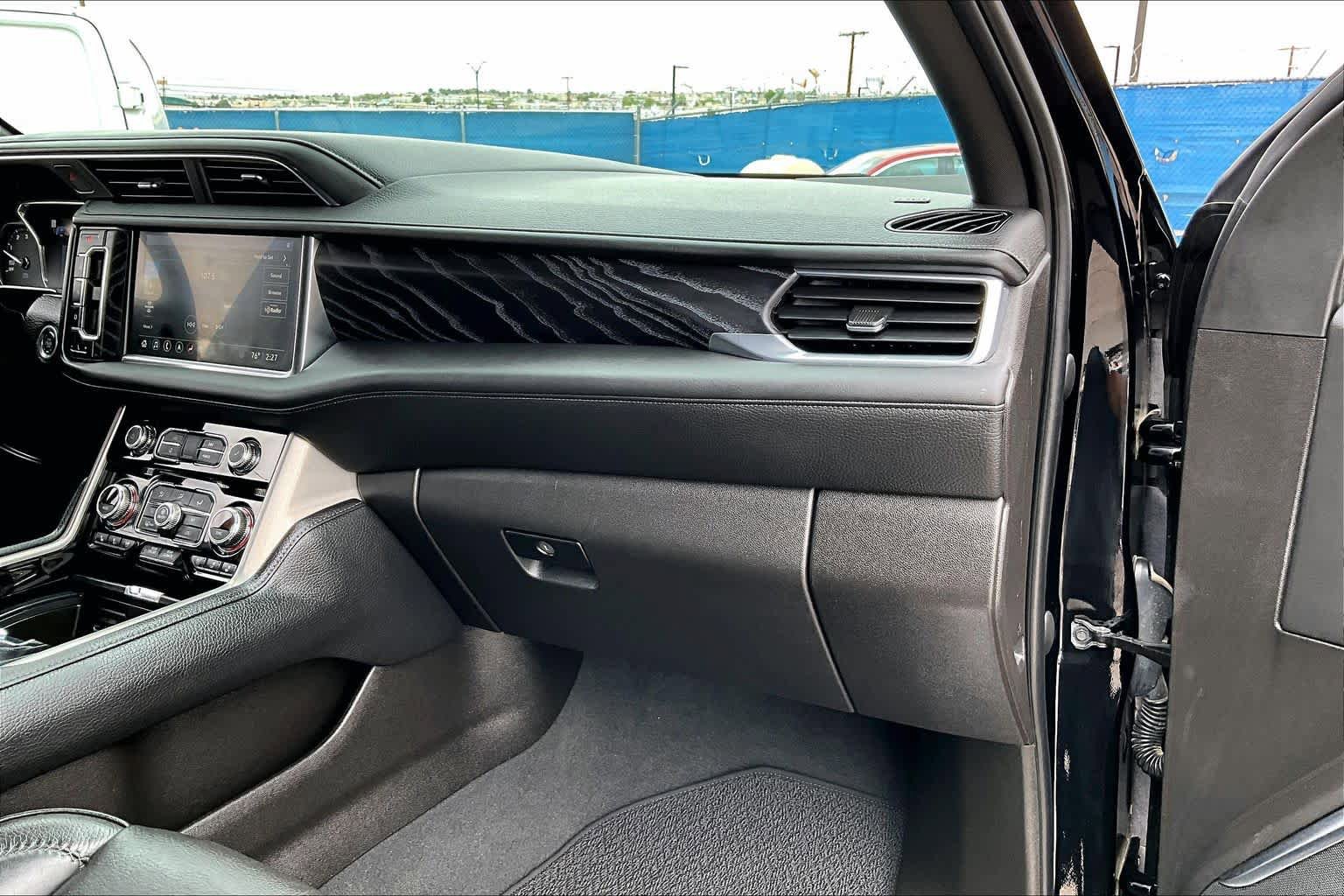 Used 2021 GMC Yukon Denali w/ Denali Premium Package image 18