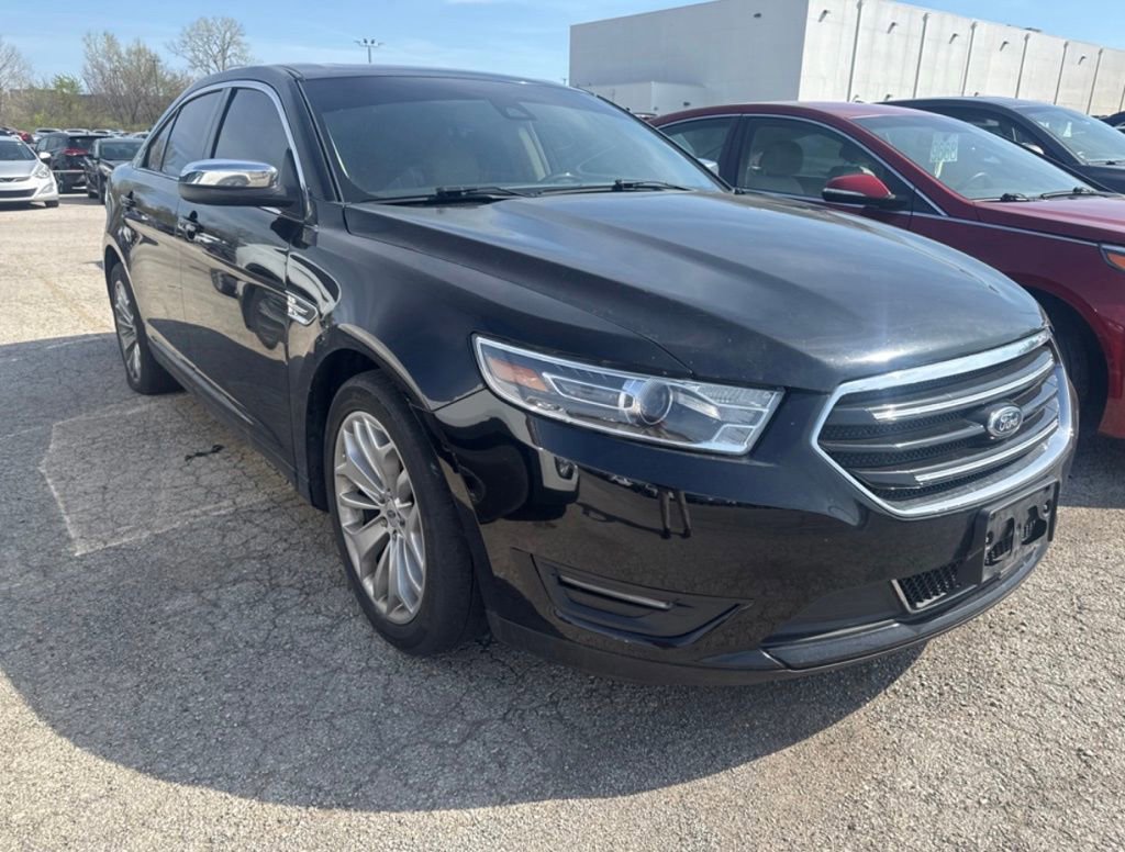 Used 2018 Ford Taurus Limited image 2