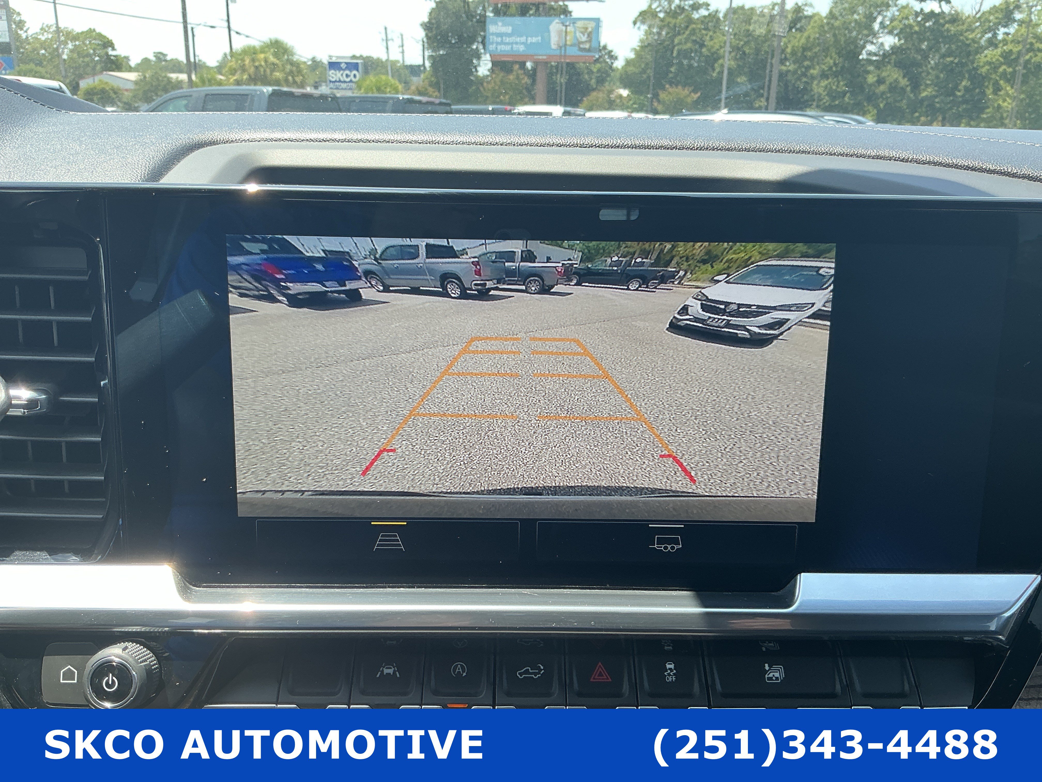 Used 2023 Chevrolet Silverado 1500 LT AWD/4WD image 17