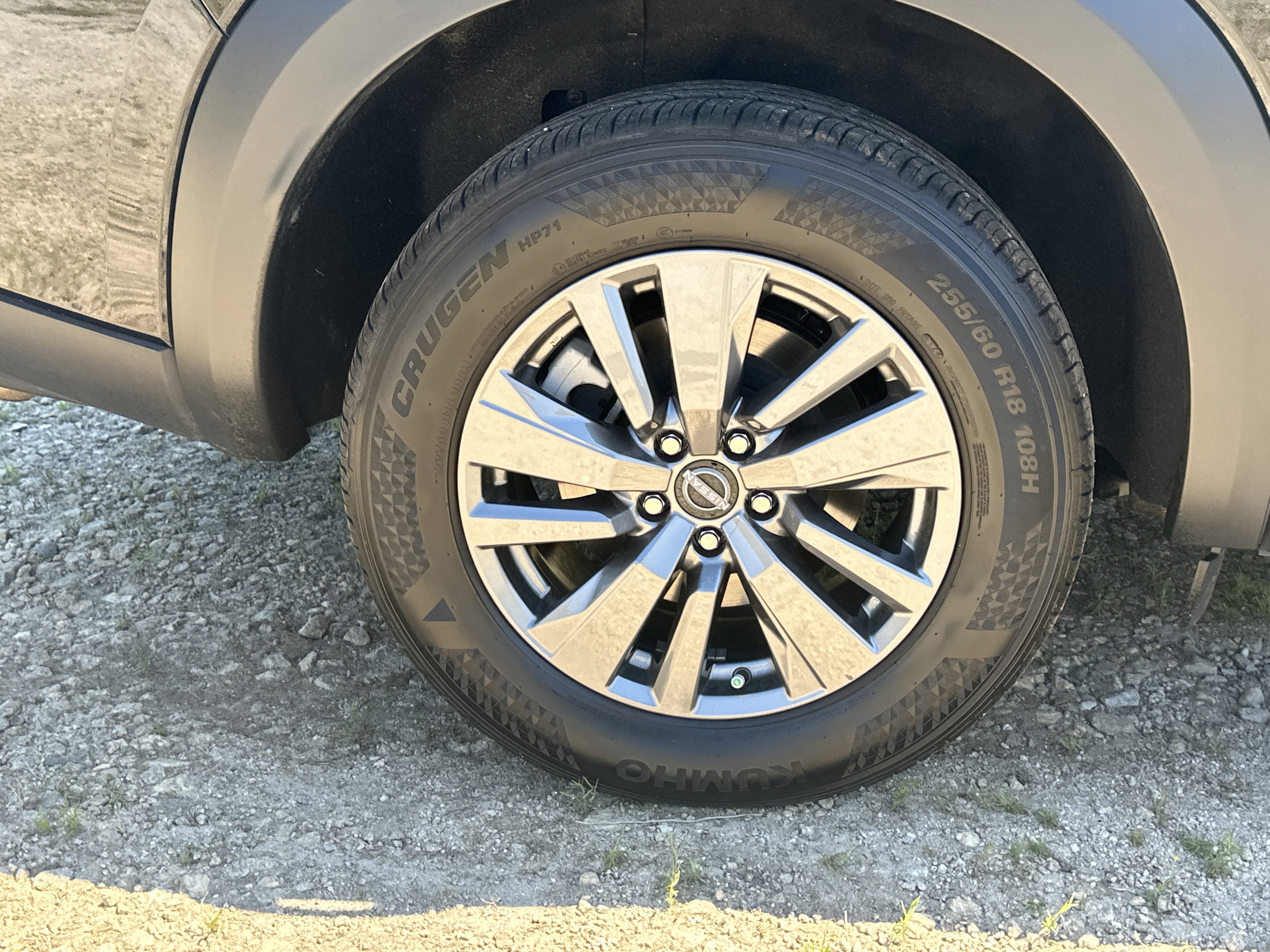 Used 2025 Nissan Pathfinder SV FWD image 17