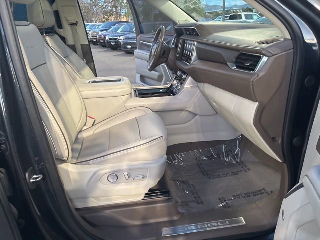 Used 2021 GMC Yukon Denali w/ Denali Premium Package image 38