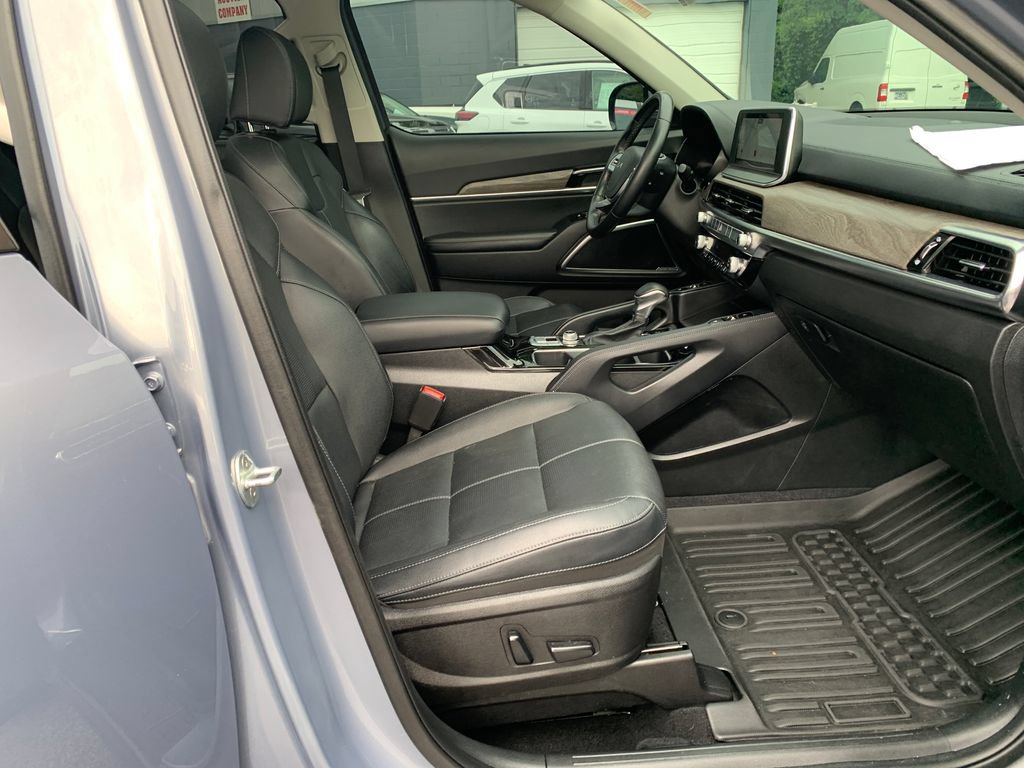 Used 2022 Kia Telluride SX w/ Nightfall Edition Package AWD/4WD image 30