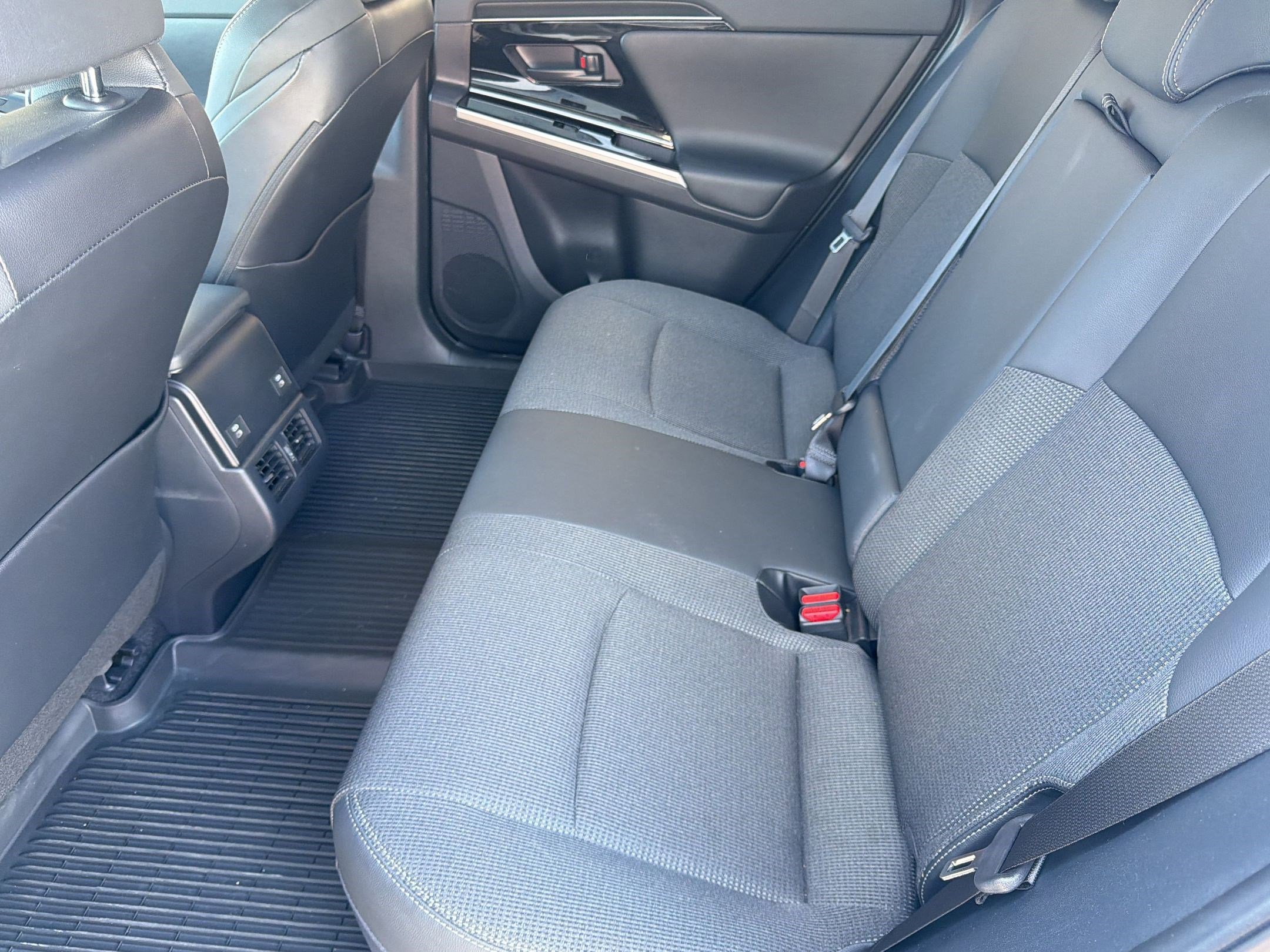 Used 2024 Toyota bZ4X XLE w/ Weather Package image 28