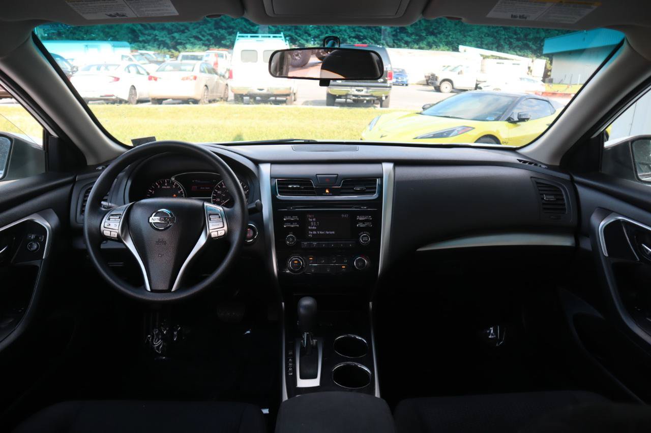 Used 2014 Nissan Altima 2.5 S w/ Display Audio Package FWD image 46