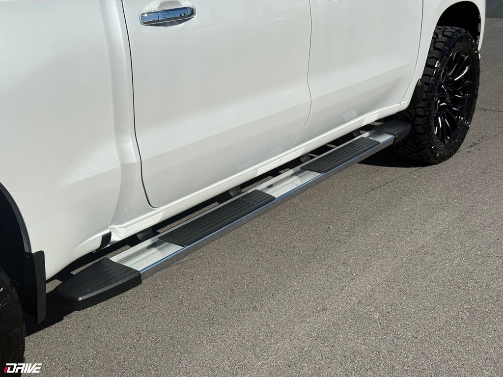 Used 2019 Chevrolet Silverado 1500 High Country w/ Technology Package image 16