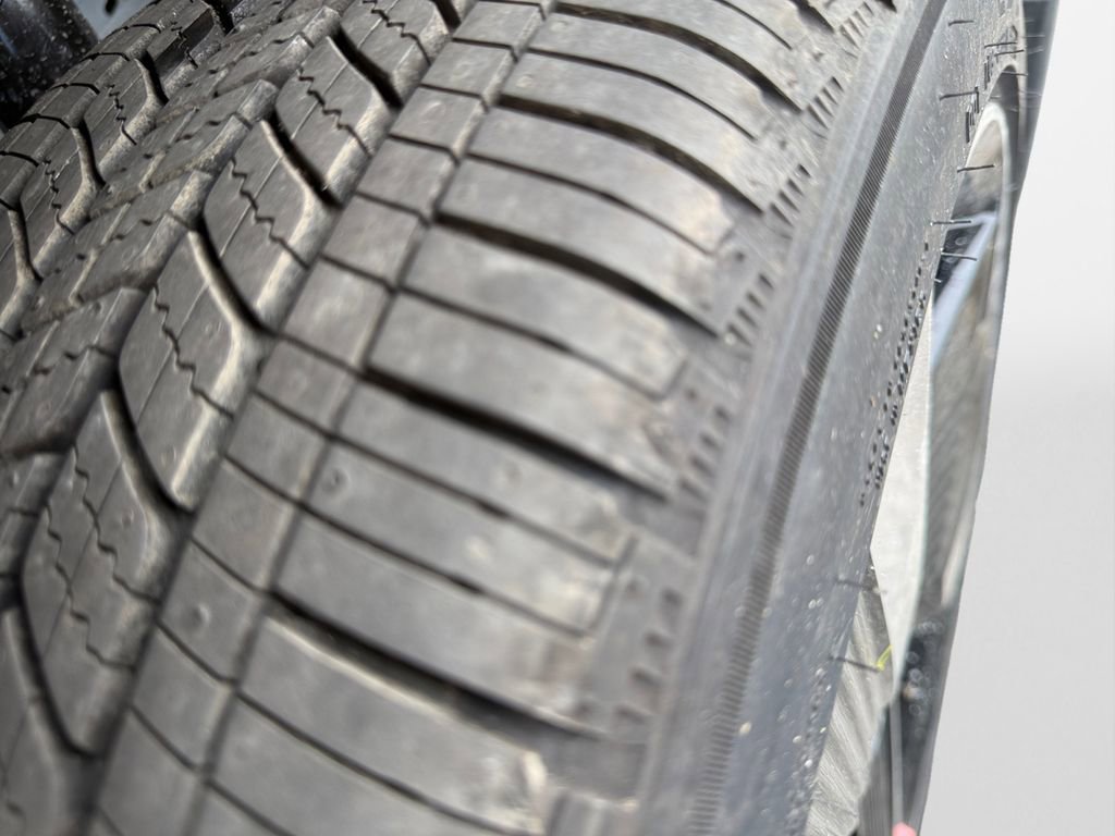 New 2026 Nissan Kicks SR w/ Cold Weather Package image 19