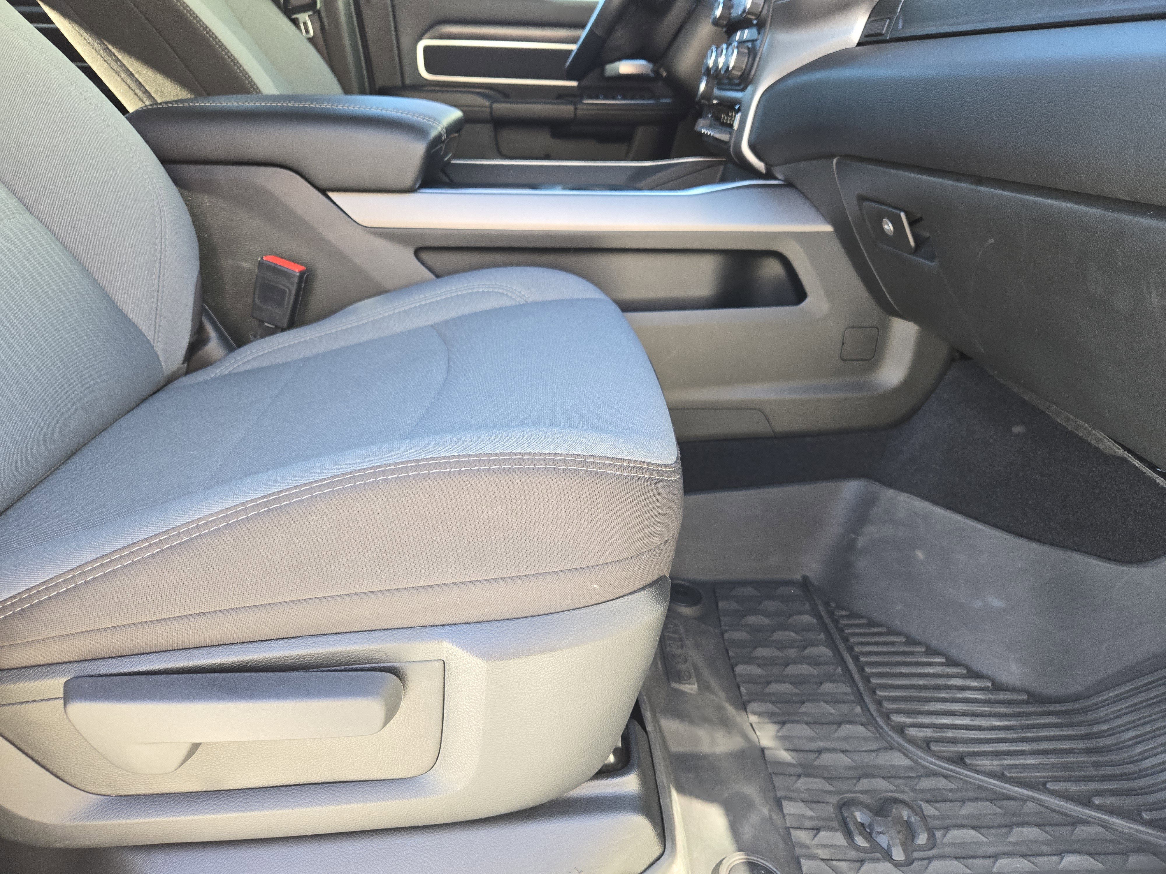 Used 2024 RAM 2500 Big Horn w/ Heated Seats & Wheel Group image 17