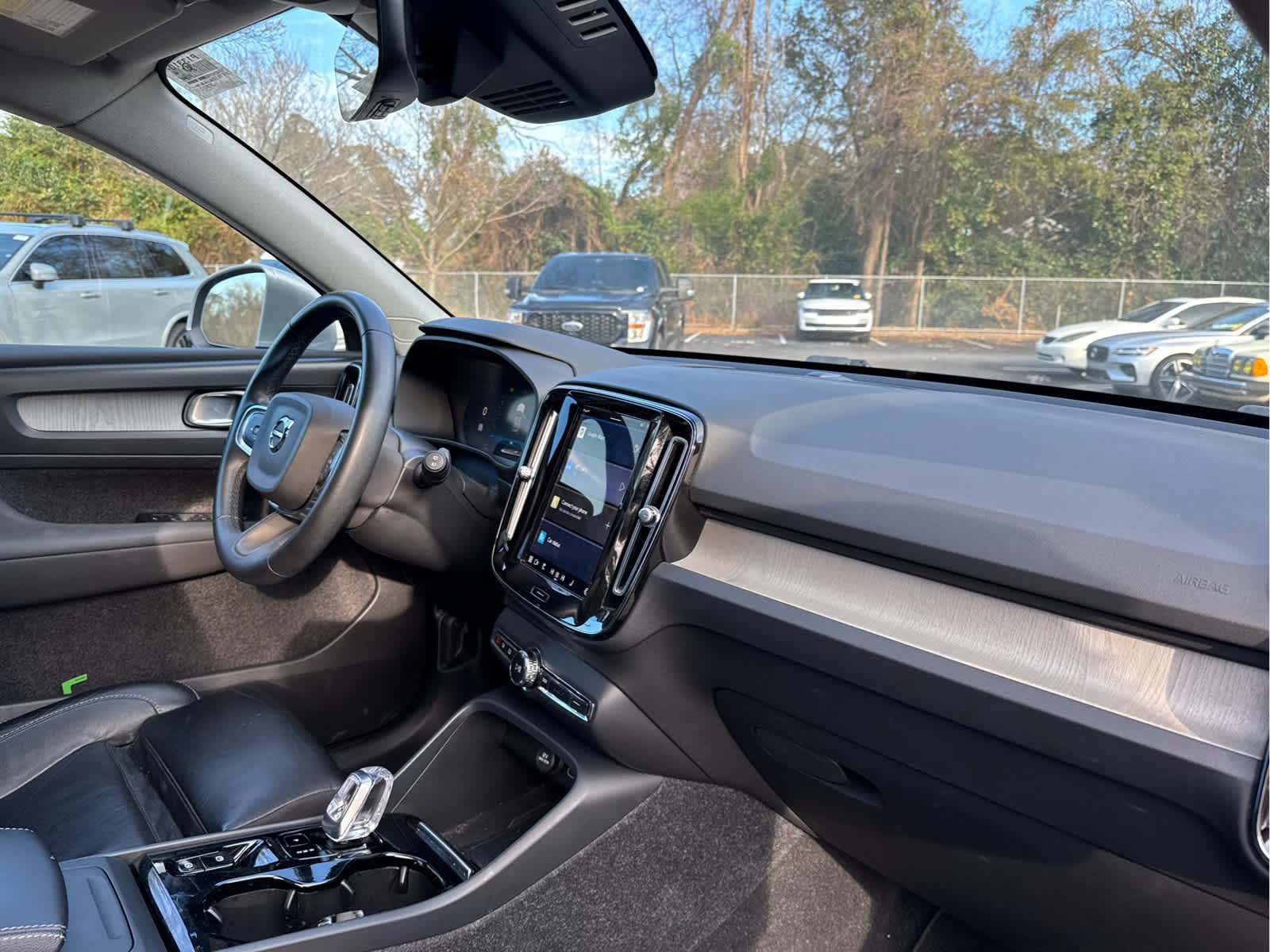 Certified 2023 Volvo XC40 B4 Plus w/ Driver Assist Package image 25