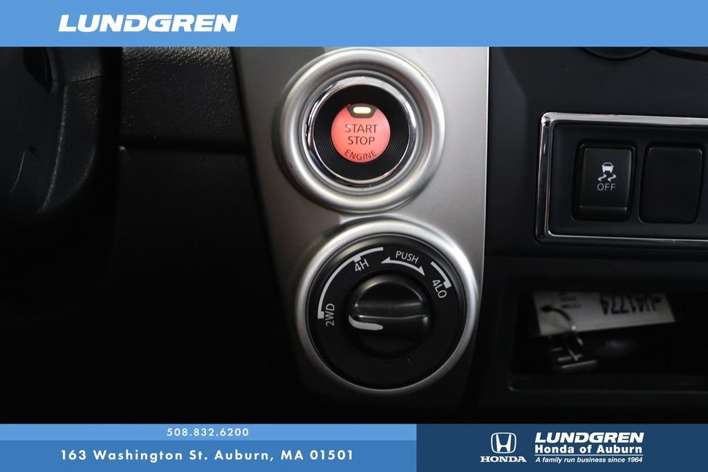 Used 2019 Nissan Titan SV AWD/4WD image 23