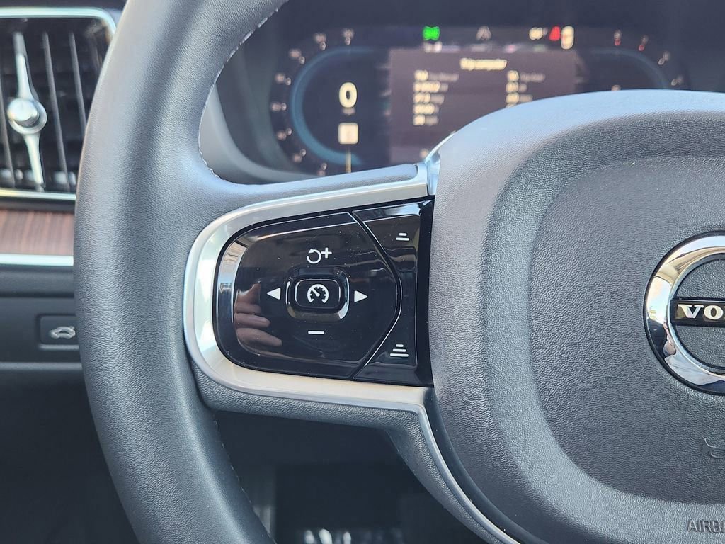 Used 2023 Volvo XC60 B6 Ultimate w/ Climate Package image 21