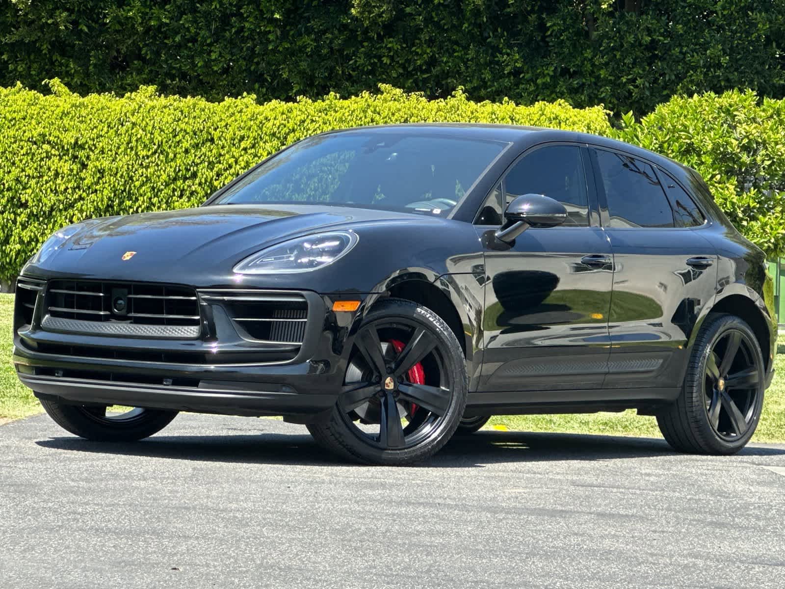 Certified 2024 Porsche Macan S AWD/4WD image 1