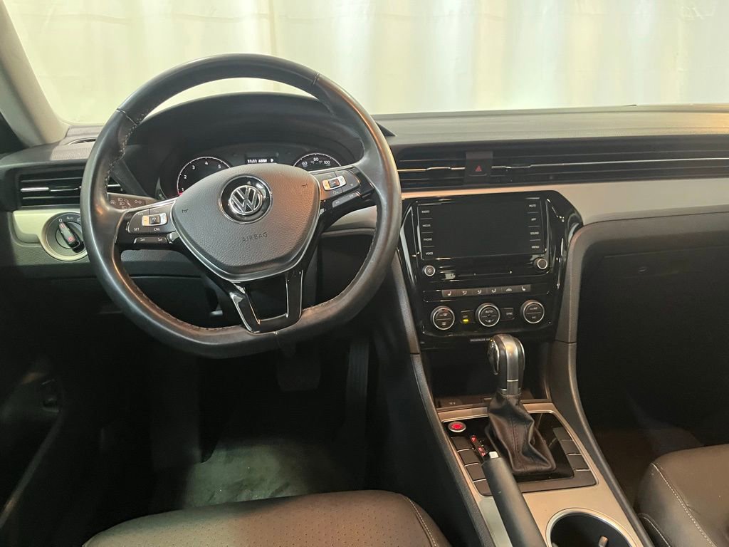 Certified 2020 Volkswagen Passat 2.0T SE w/ Sunroof Package image 20