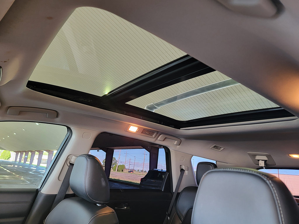 Used 2022 Nissan Pathfinder SL w/ SL Premium Package FWD image 19