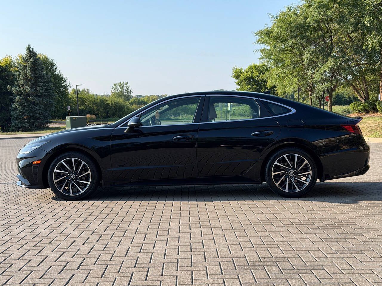 Used 2023 Hyundai Sonata Limited FWD image 6