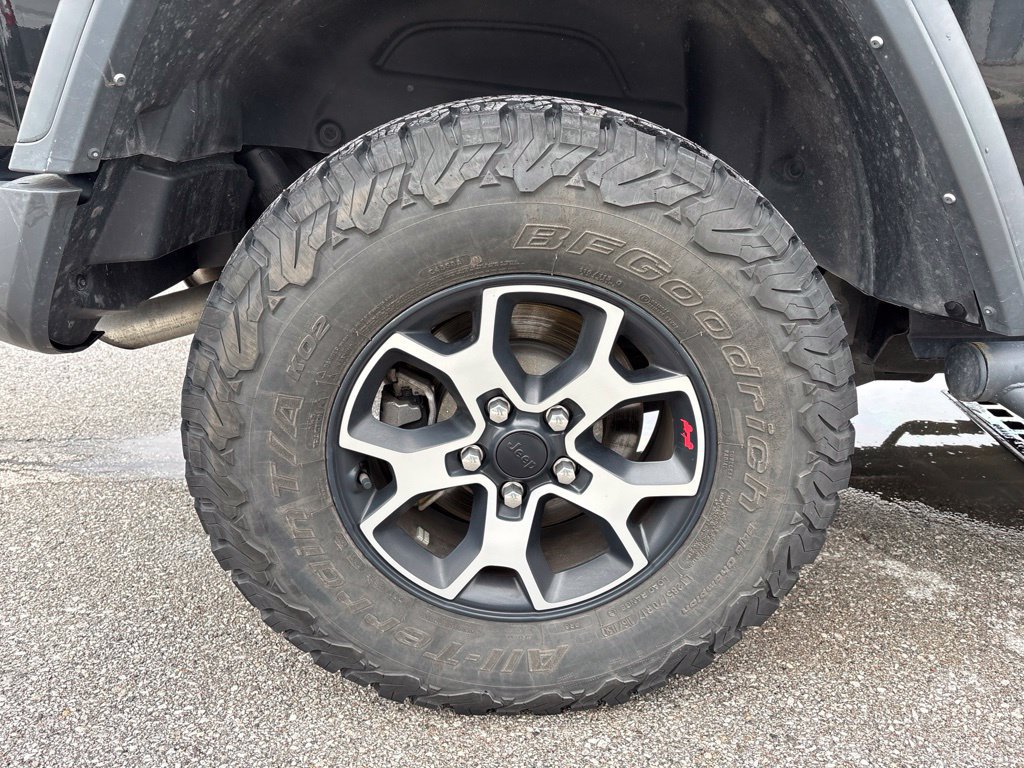 Used 2022 Jeep Wrangler Unlimited Rubicon w/ Dual Top Group AWD/4WD image 24