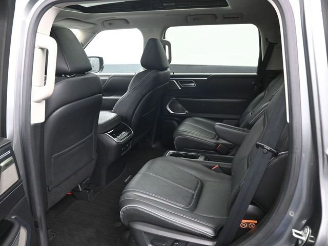 Used 2025 INFINITI QX80 Sensory image 10