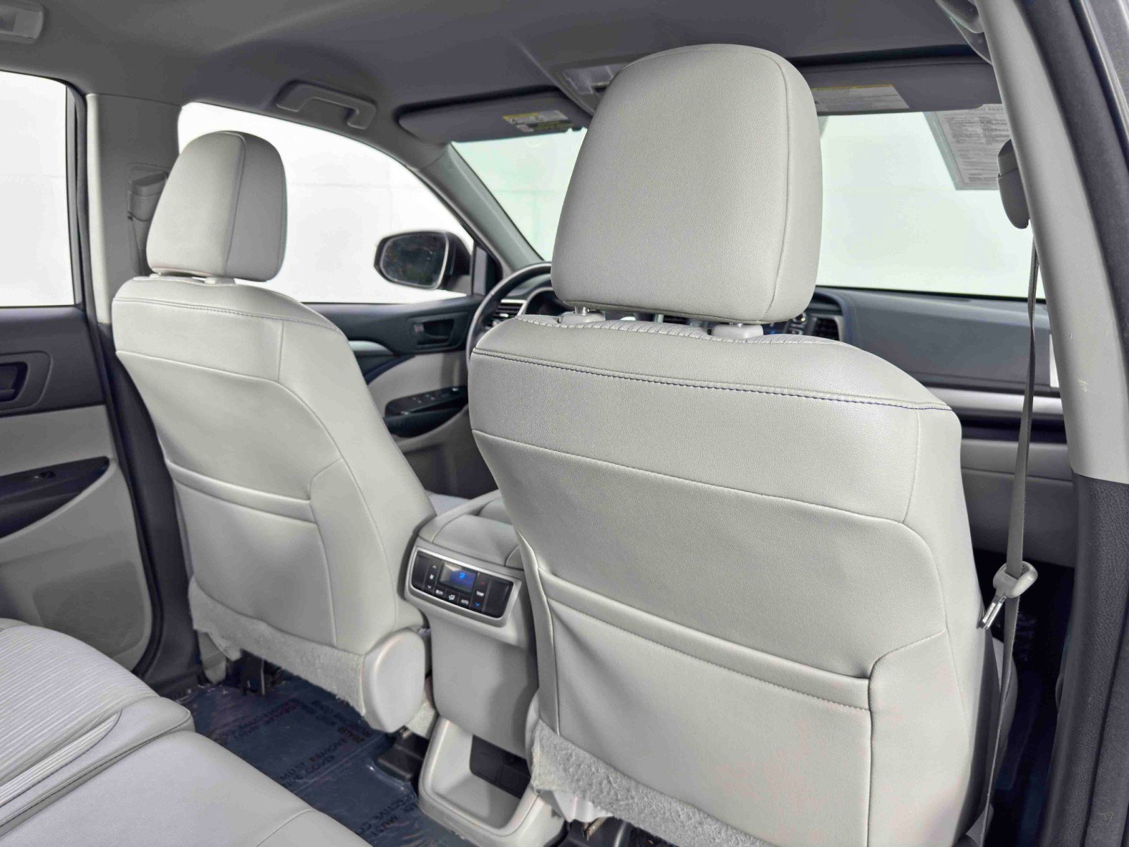 Used 2016 Toyota Highlander Plus image 29